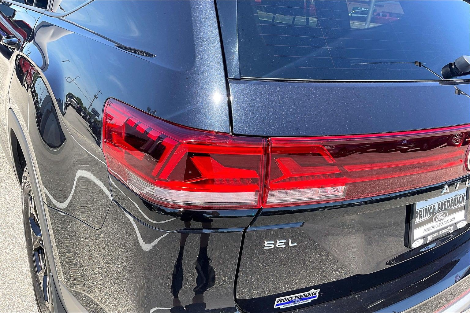 Used 2024 Volkswagen Atlas Peak Edition SEL AWD/4WD image 29