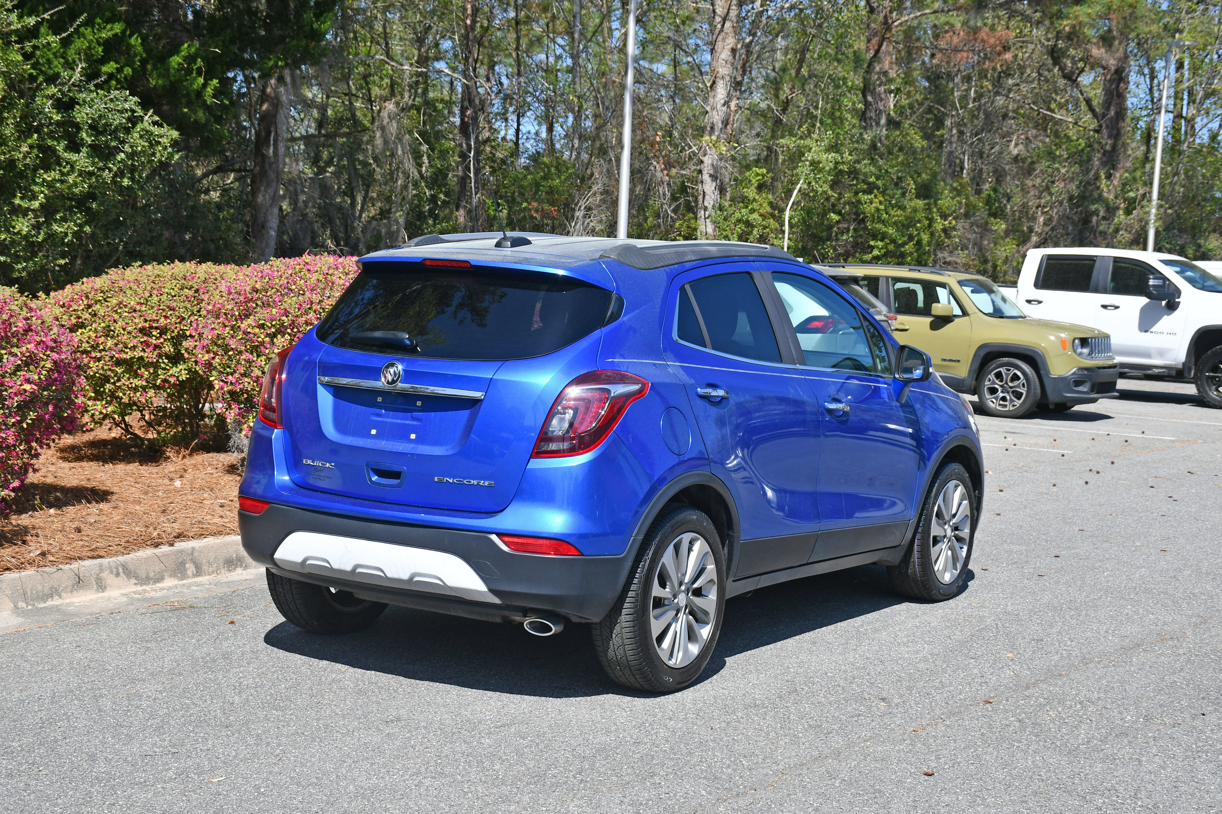 Used 2017 Buick Encore Preferred image 4