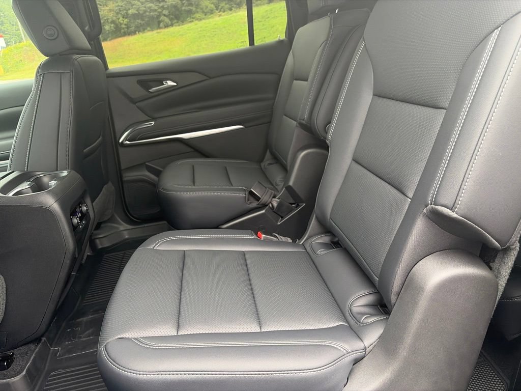 New 2027 Chevrolet Traverse LT w/ Midnight/Sport Edition AWD/4WD image 30
