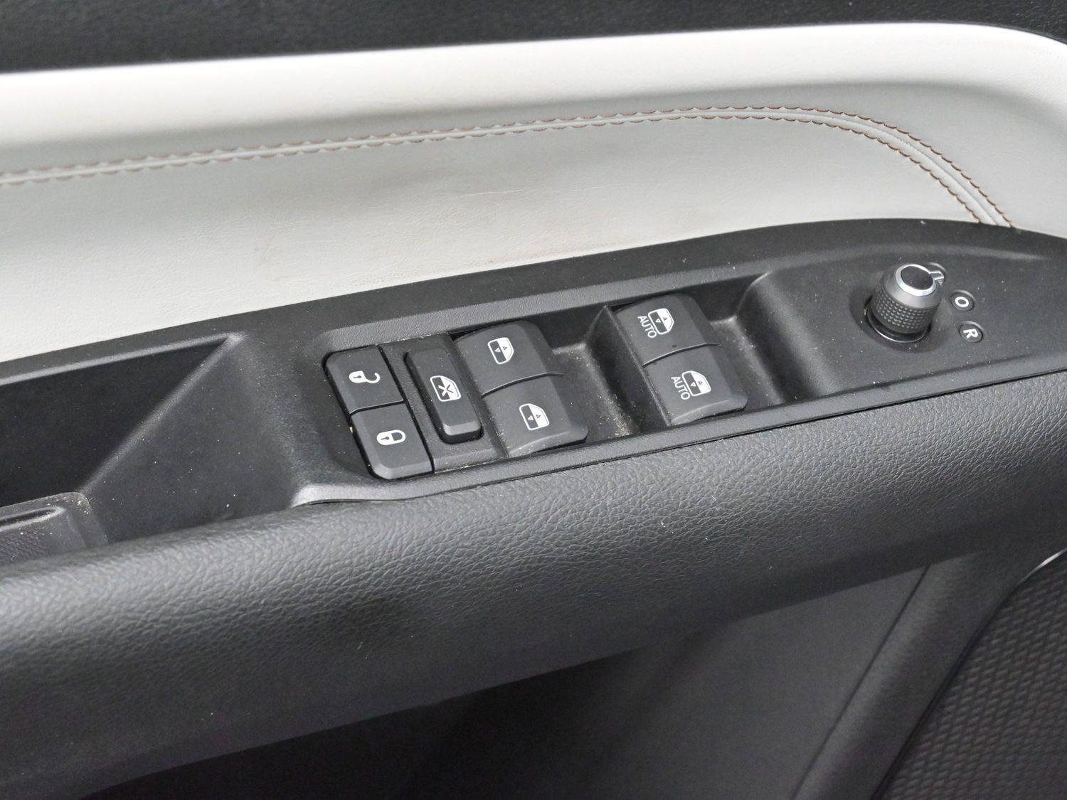 Used 2022 Jeep Compass Limited image 11