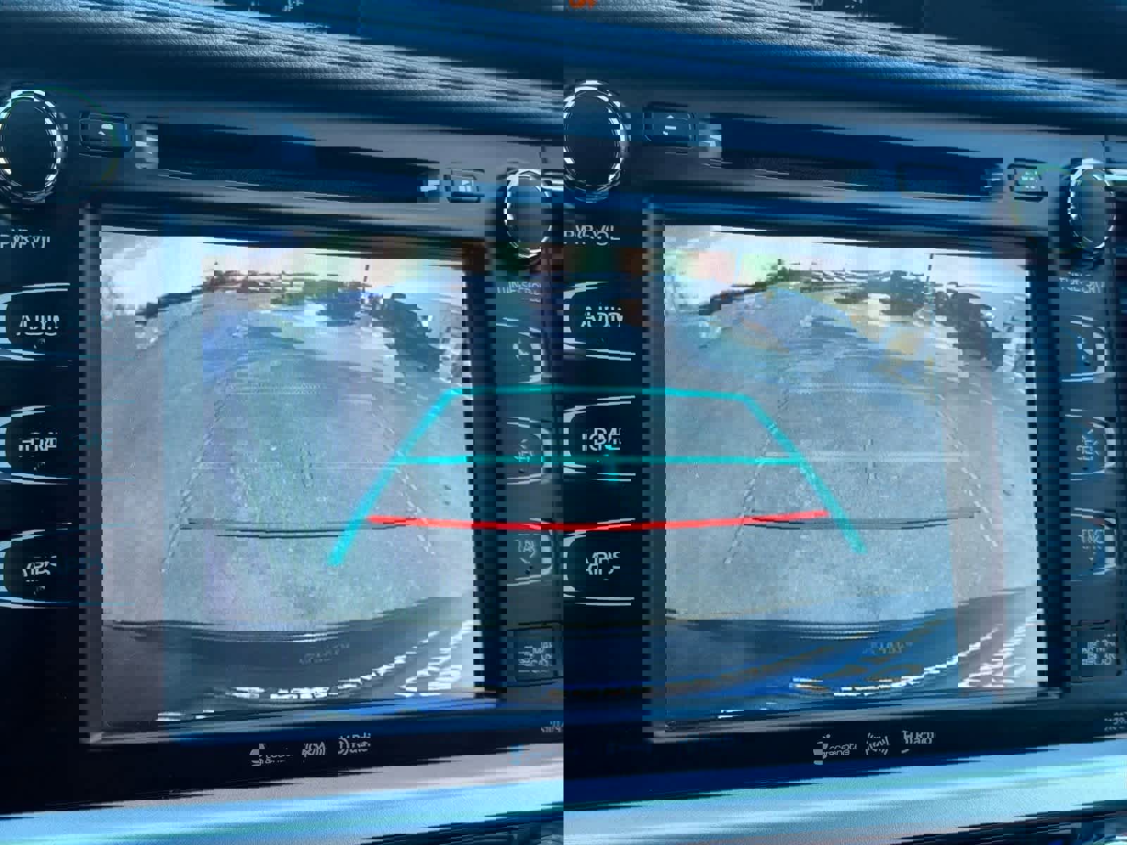 Used 2017 Toyota Highlander XLE image 31