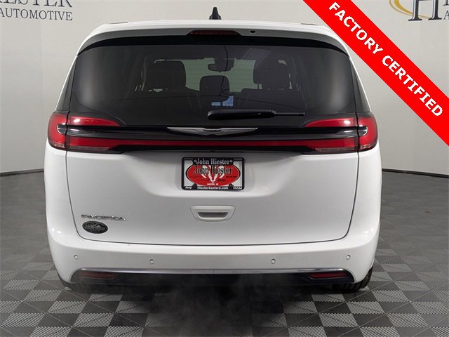 Certified 2024 Chrysler Pacifica Touring-L image 6