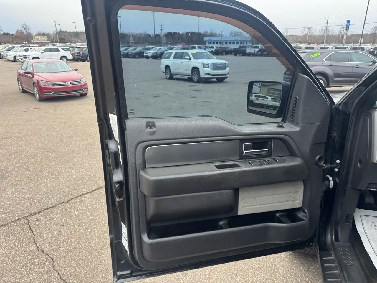 Used 2013 Ford F150 FX4 w/ Mid Equipment Group AWD/4WD image 13