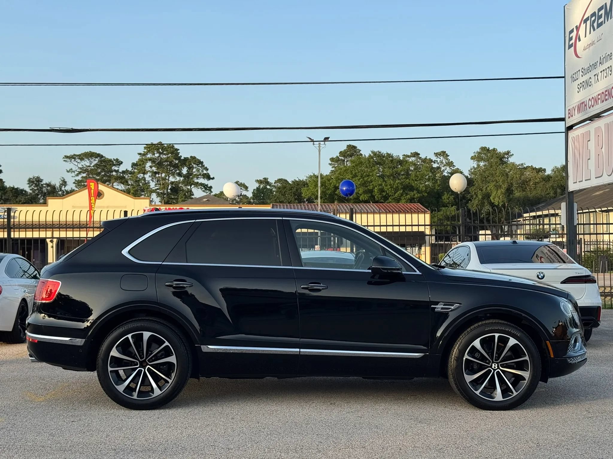 Used 2018 Bentley Bentayga AWD/4WD image 11