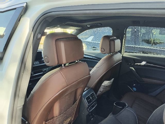 Used 2019 Audi Q5 2.0T Premium w/ Convenience Package AWD/4WD image 4