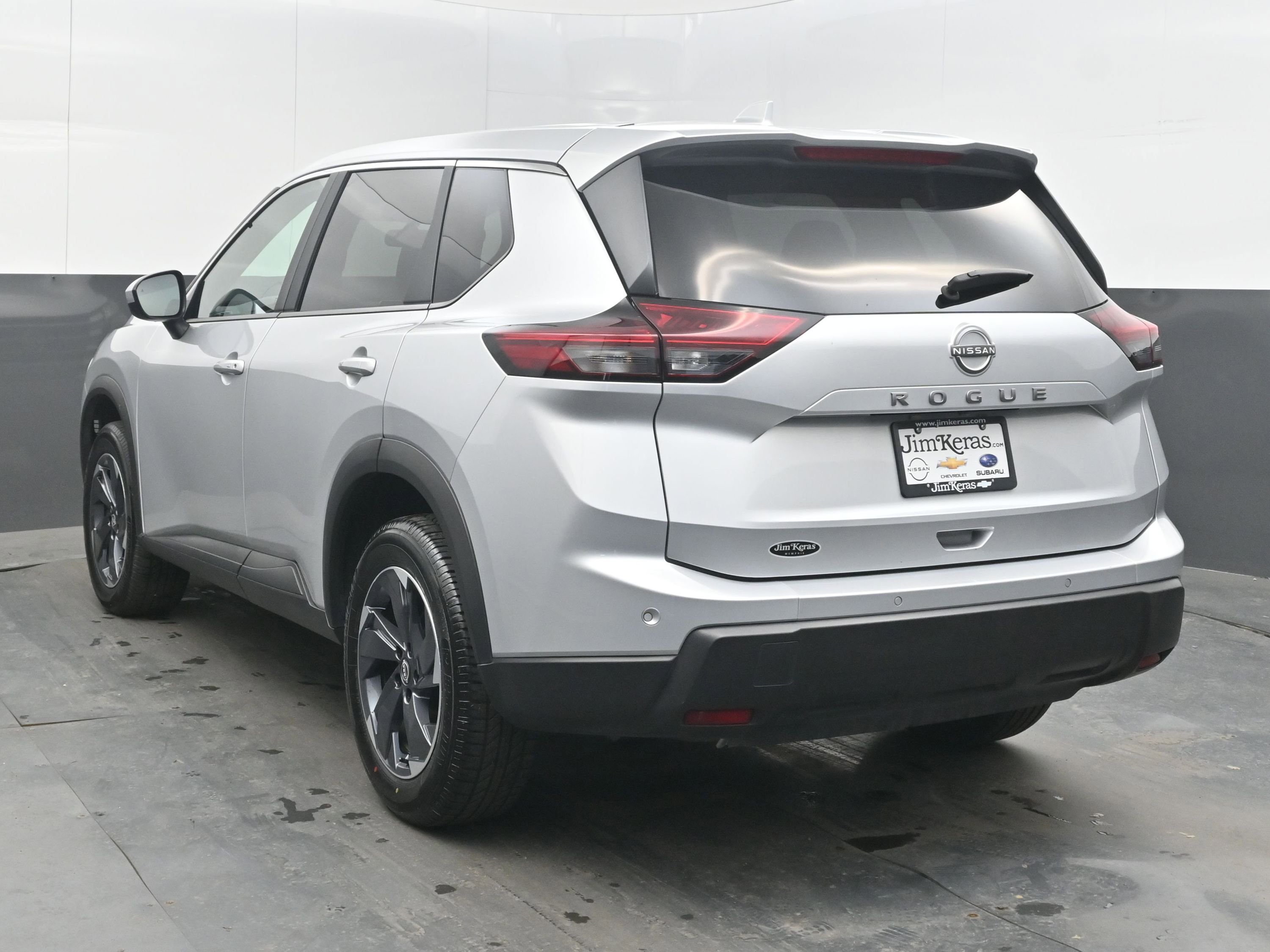 Used 2025 Nissan Rogue SV image 8