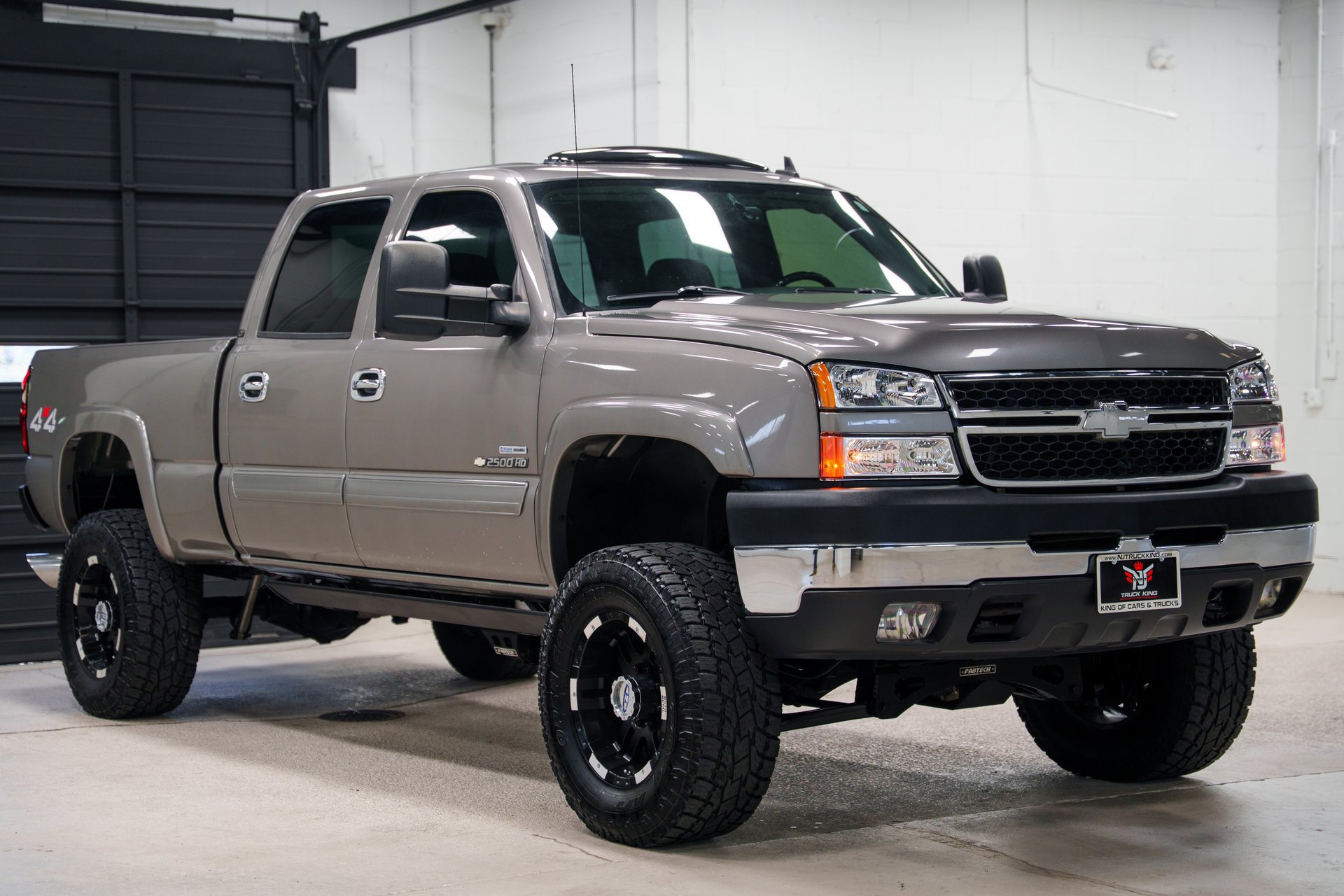 Used 2007 Chevrolet Silverado 2500 LT w/ Heavy-Duty Power Package AWD/4WD image 5