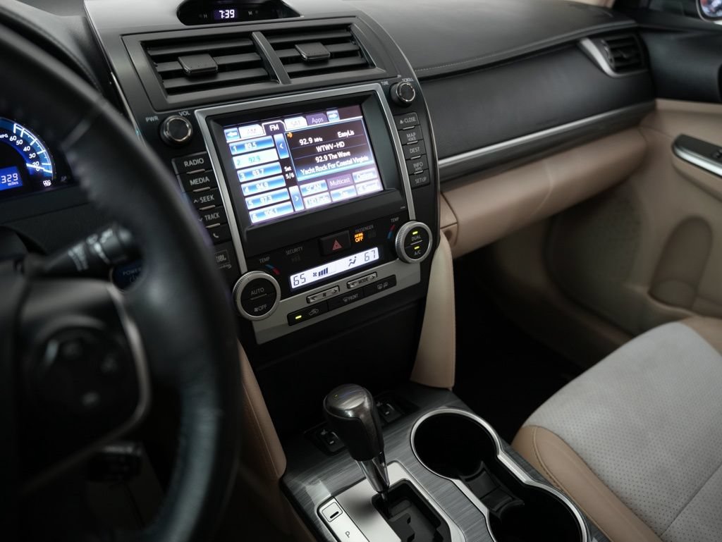 Used 2013 Toyota Camry XLE w/ Leather Pkg FWD image 19