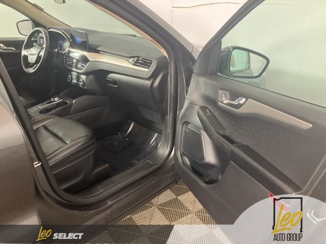 Used 2020 Ford Escape SEL image 17