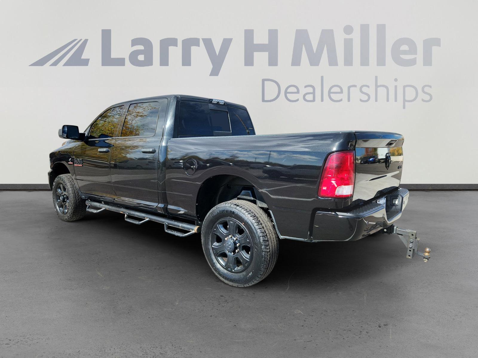 Used 2016 RAM 2500 Big Horn w/ Black Appearance Group image 3