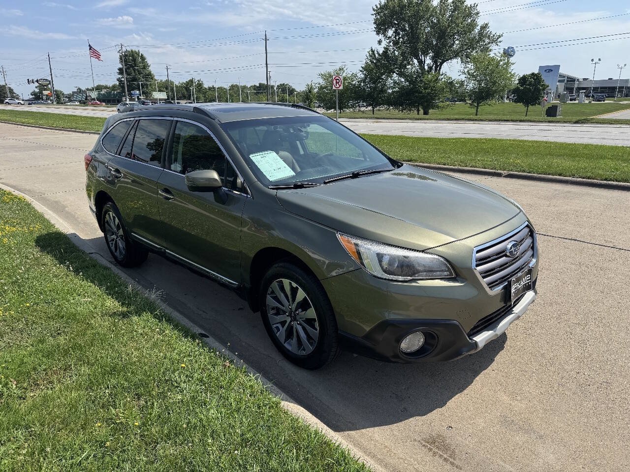 Used 2017 Subaru Outback 3.6R Touring w/ Popular Package #5A AWD/4WD image 7