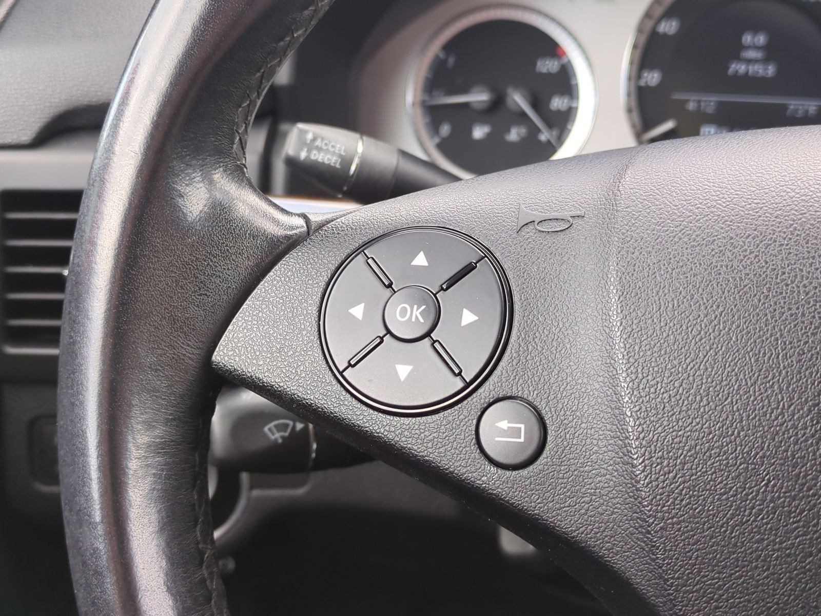 Used 2012 Mercedes-Benz GLK 350 4MATIC image 19