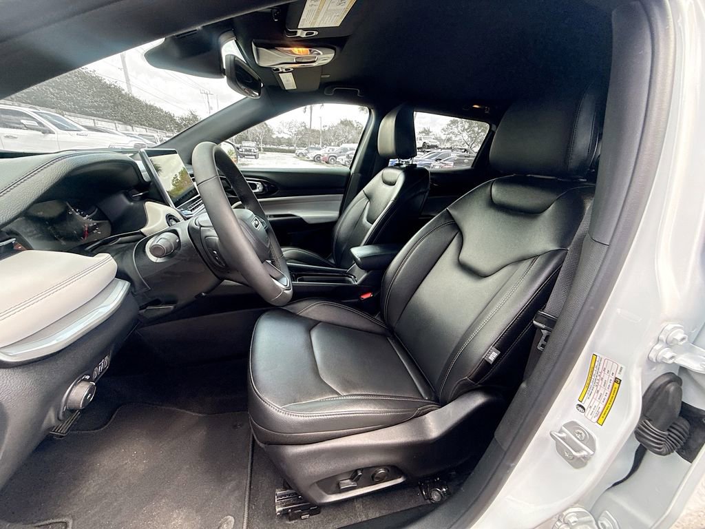 Used 2026 Jeep Compass Limited image 23