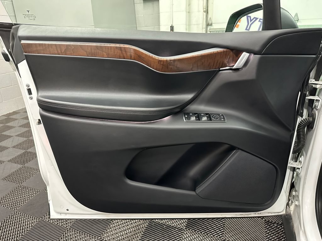 Used 2020 Tesla Model X Long Range AWD/4WD image 17