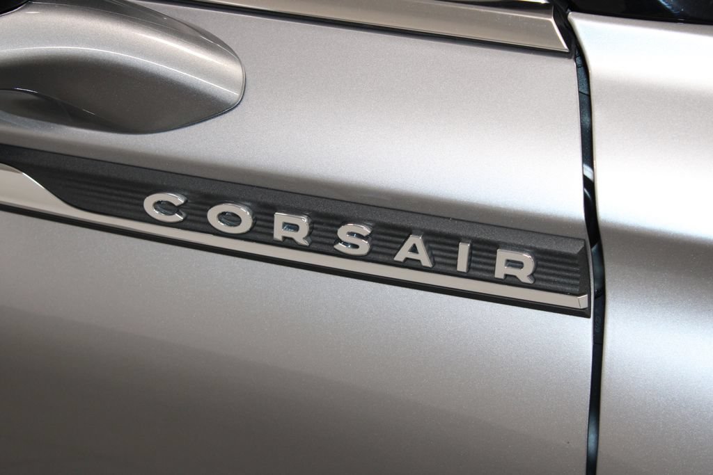 Used 2022 Lincoln Corsair AWD w/ Equipment Group 101A image 12