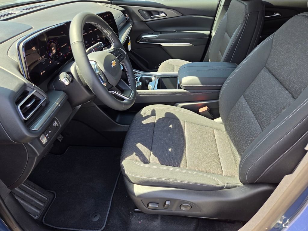 New 2026 Chevrolet Traverse LT w/ Driver Confidence Package FWD image 6