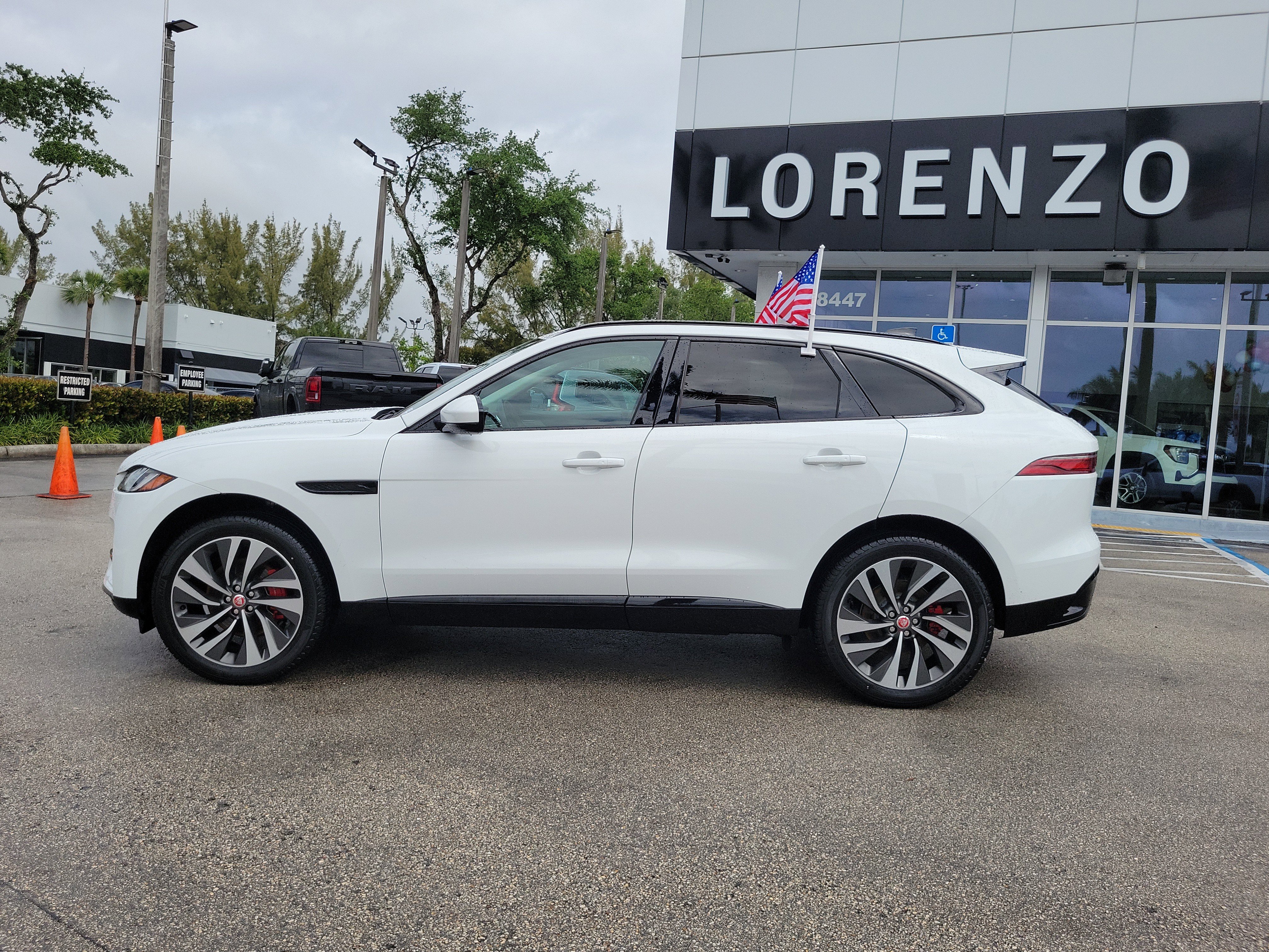 Used 2022 Jaguar F-PACE S image 8