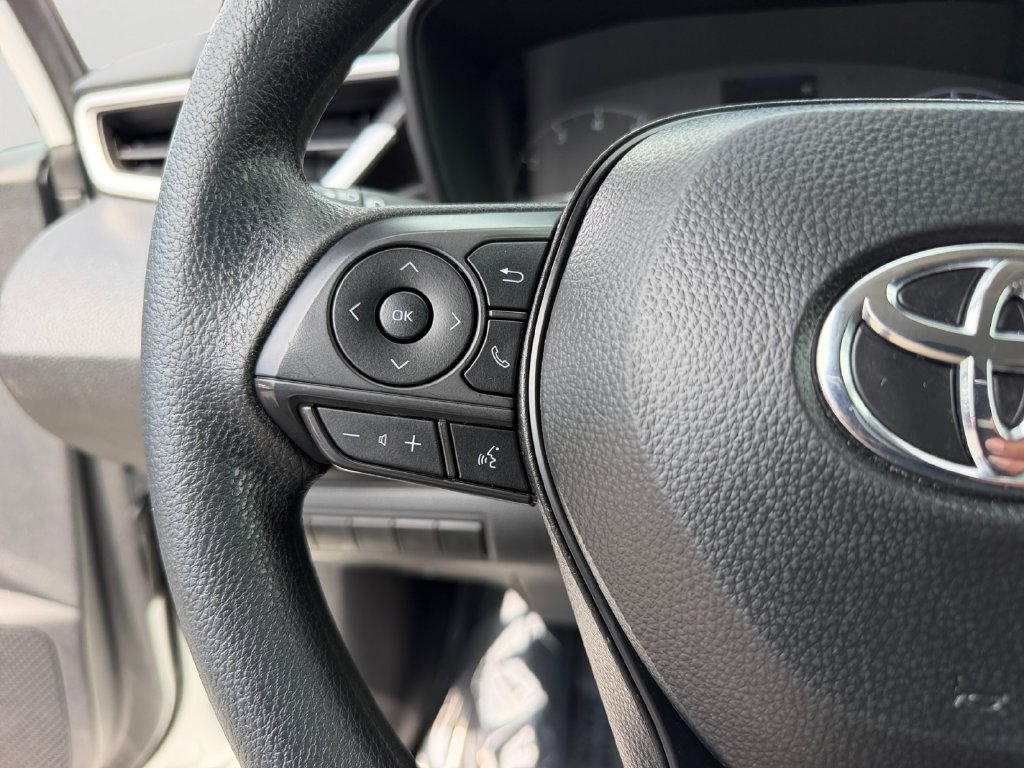 Used 2025 Toyota Corolla LE FWD image 19