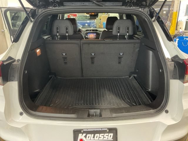 Used 2023 Chevrolet TrailBlazer RS w/ Convenience Package AWD/4WD image 29