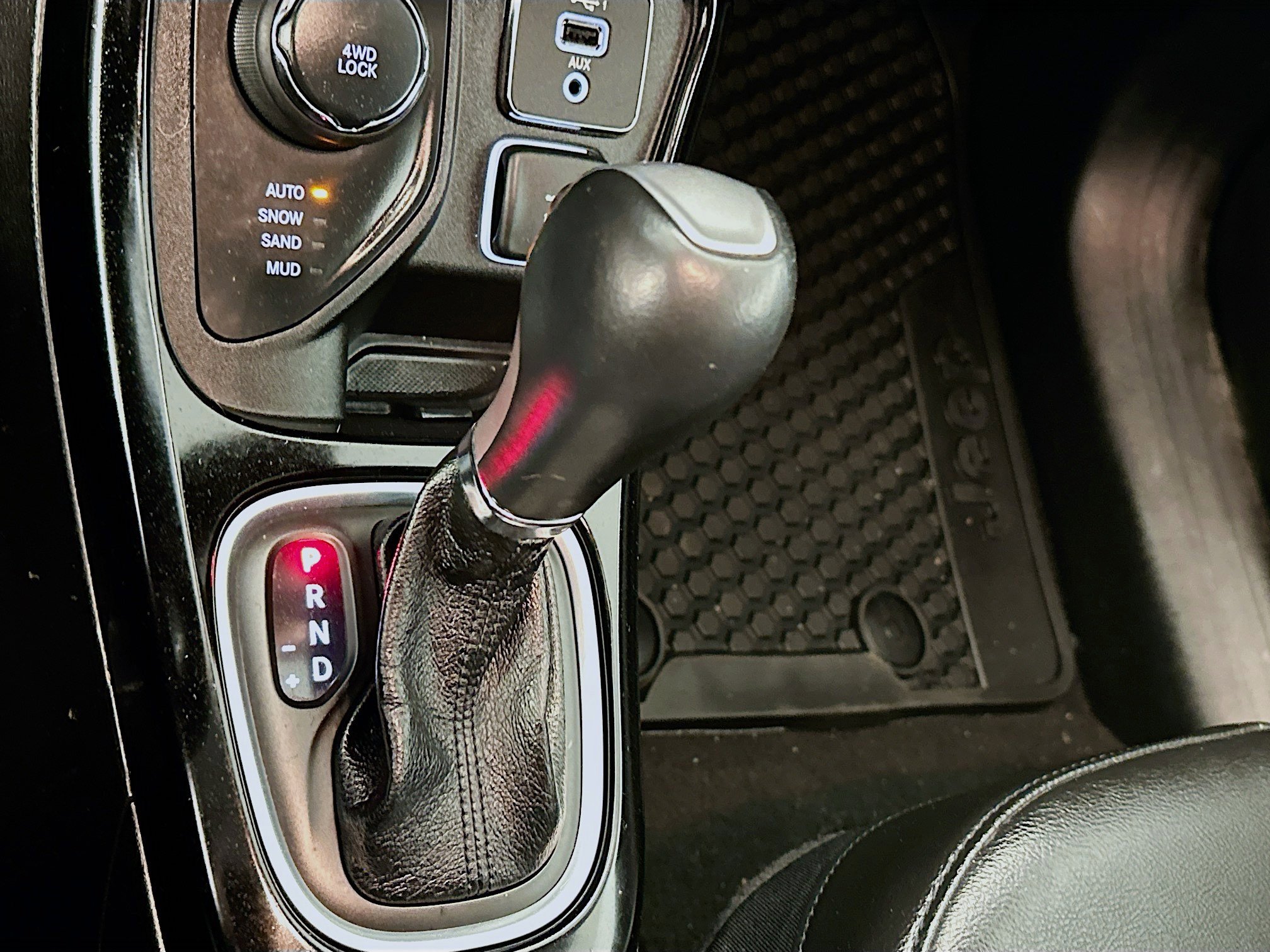 Used 2020 Jeep Compass Latitude image 25