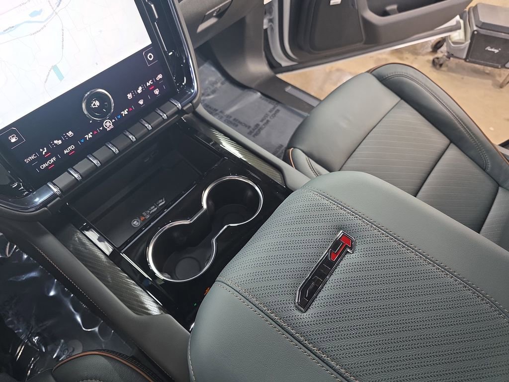 New 2026 GMC Yukon XL AT4 AWD/4WD image 29