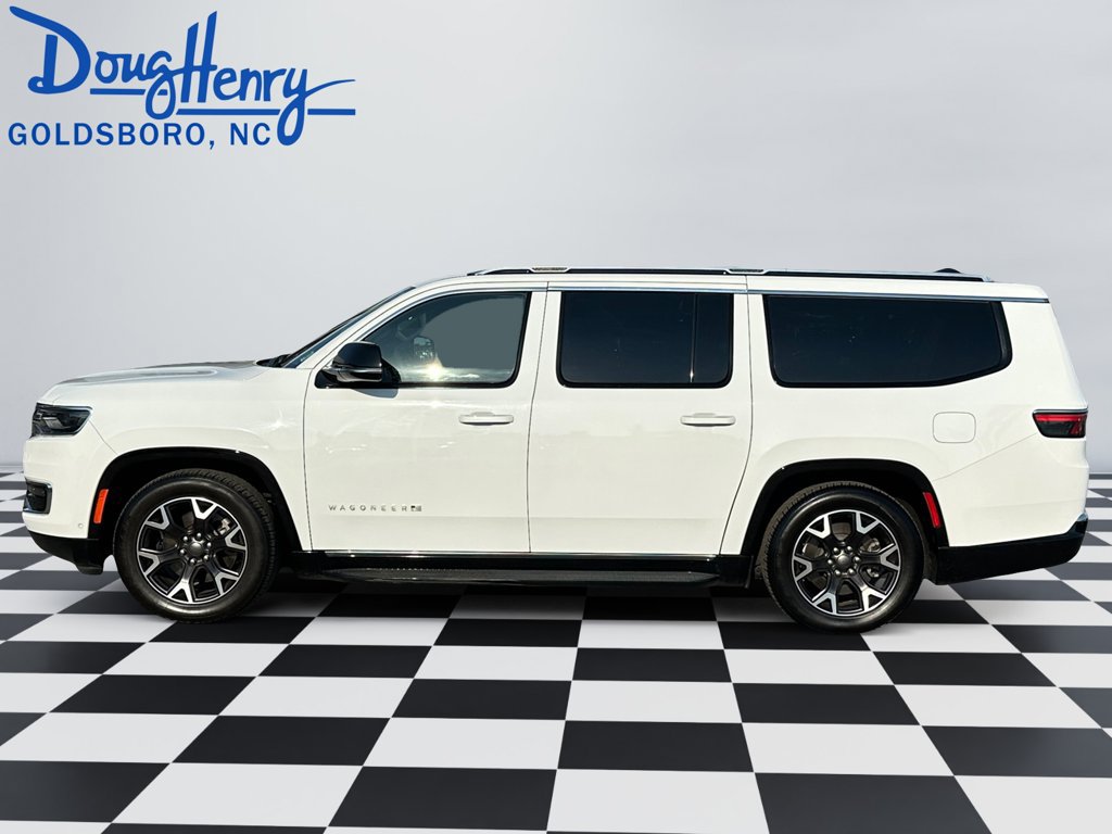 Used 2024 Jeep Wagoneer L Series III w/ Flexible Seating Group AWD/4WD image 2