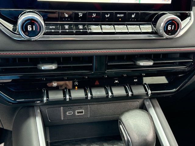 Used 2024 Chevrolet Colorado Z71 w/ Z71 Convenience Package 2 image 19