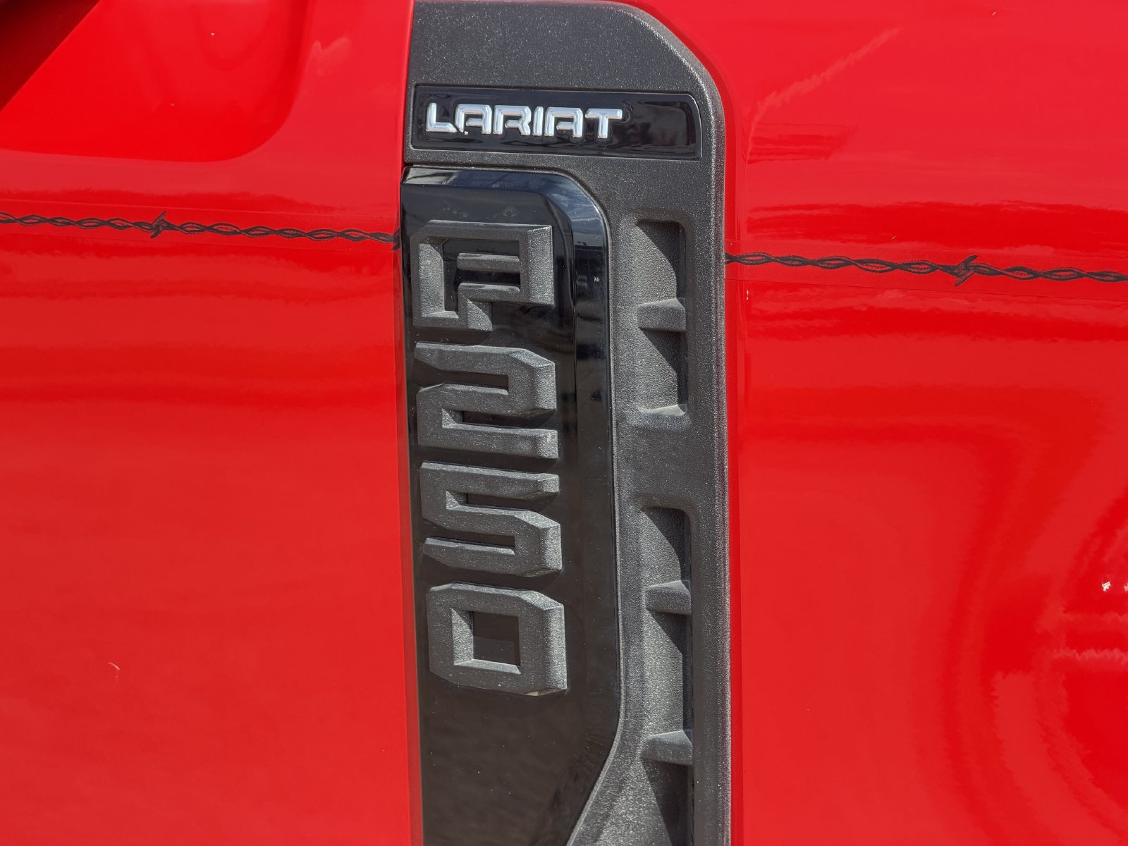Used 2025 Ford F250 Lariat w/ Black Appearance Package AWD/4WD image 11