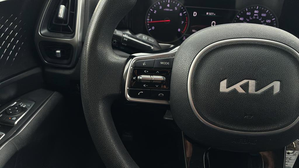 Used 2022 Kia Sorento LX image 26