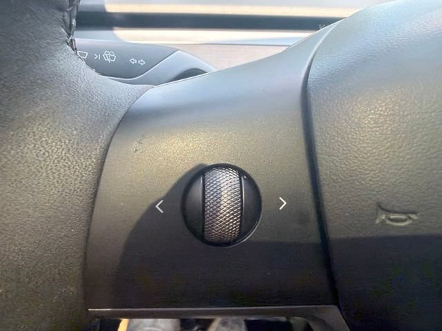 Used 2023 Tesla Model Y Long Range AWD/4WD image 20