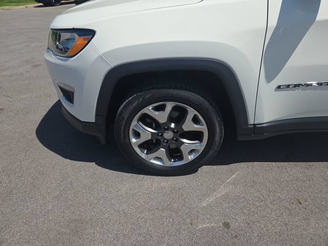 Used 2018 Jeep Compass Limited w/ Navigation Group AWD/4WD image 9