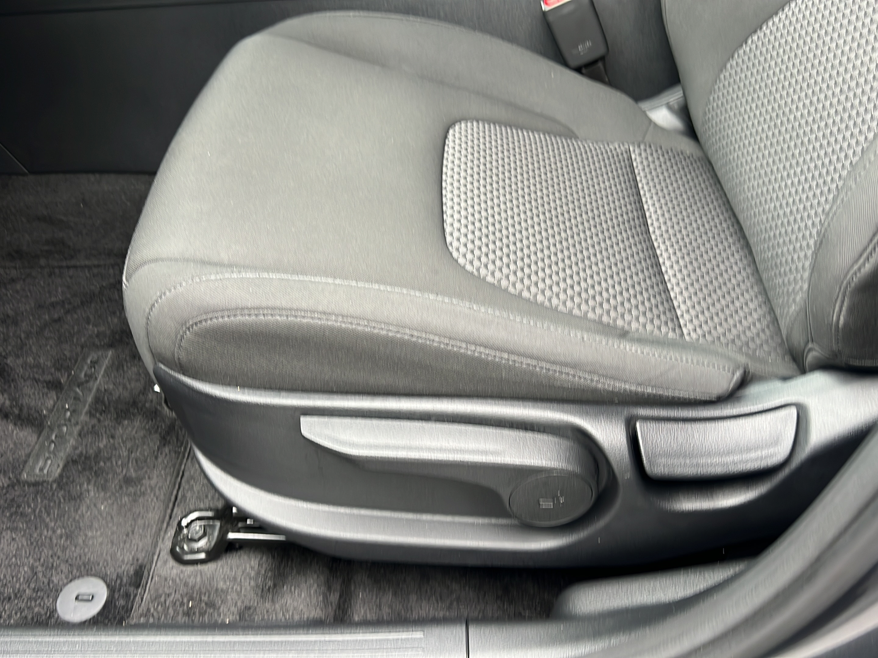 Certified 2025 Kia Sportage LX AWD/4WD image 17