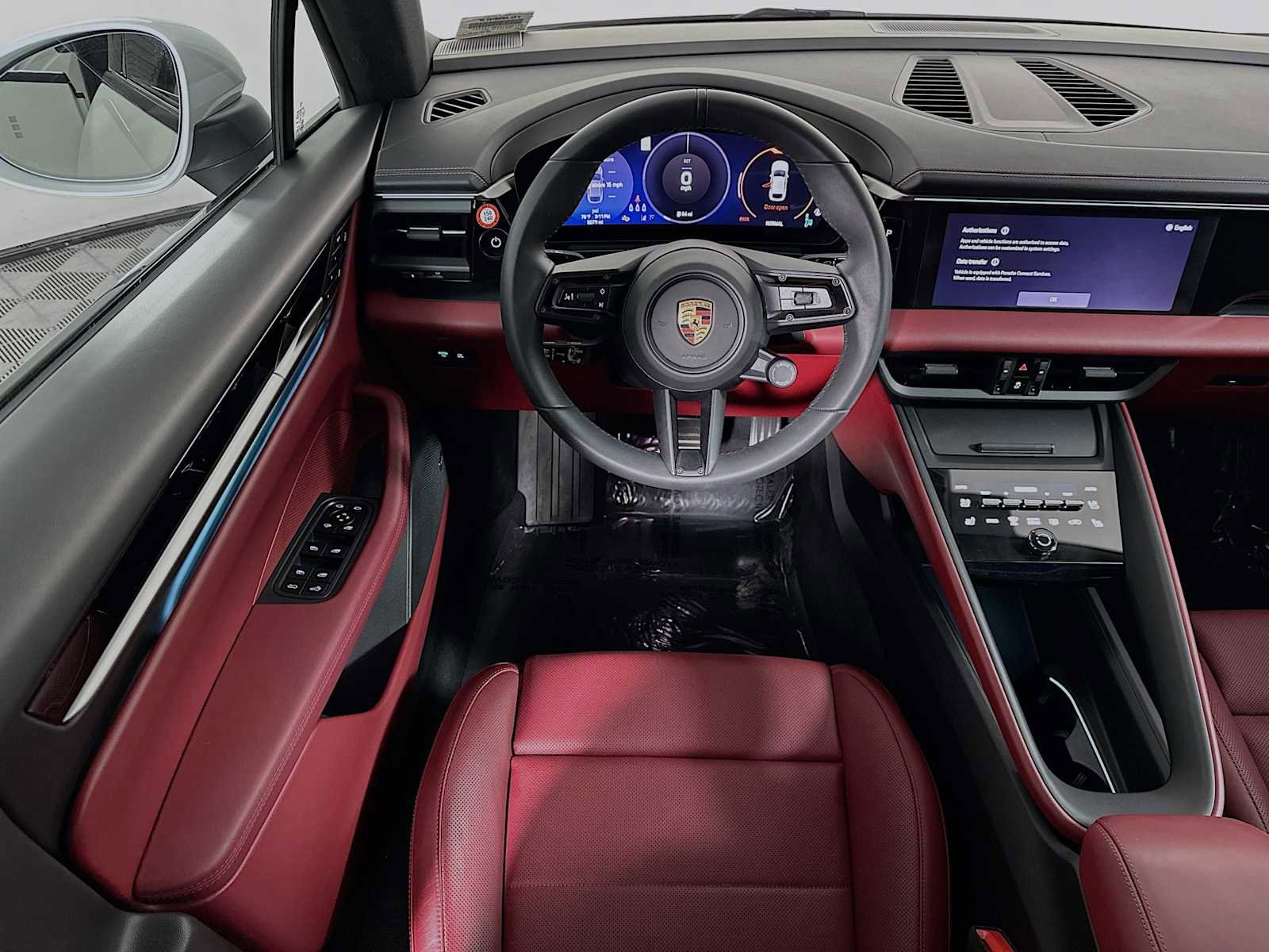 Certified 2025 Porsche Macan 4S Electric image 23