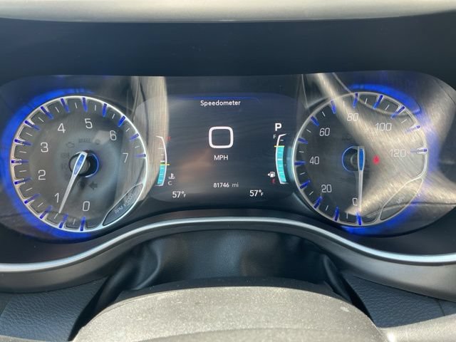 Used 2023 Chrysler Pacifica Touring-L FWD image 19
