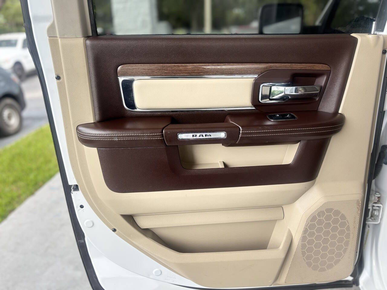 Used 2014 RAM 1500 Laramie w/ Convenience Group image 23