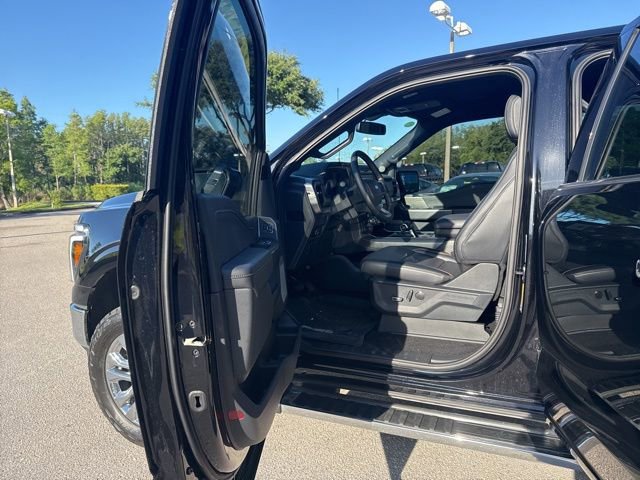 Used 2025 Ford F150 Lariat w/ Equipment Group 502A High image 13