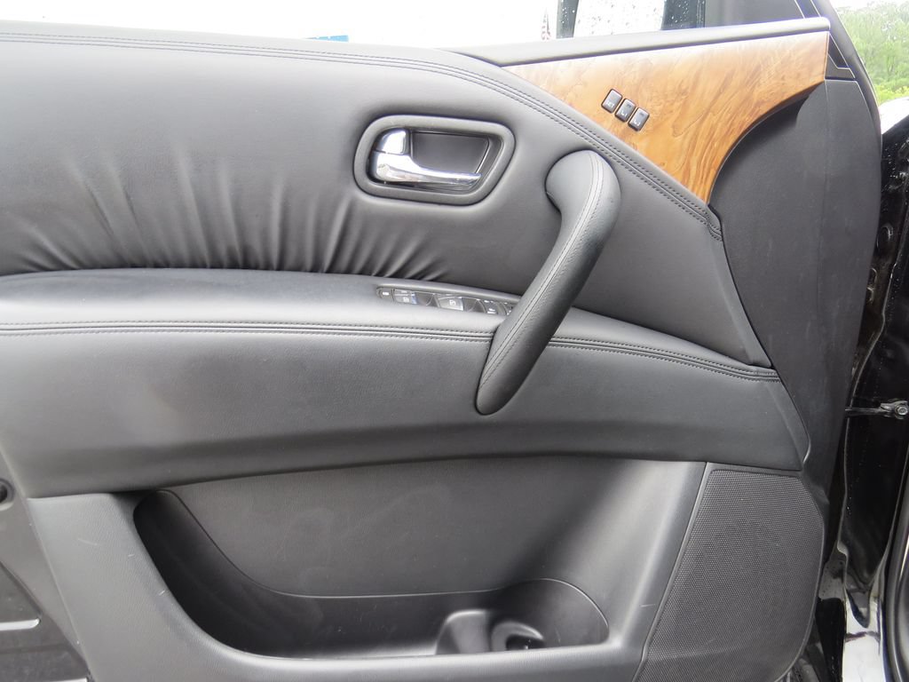 Used 2023 Nissan Armada SL w/ Captain's Chairs Package RWD image 22
