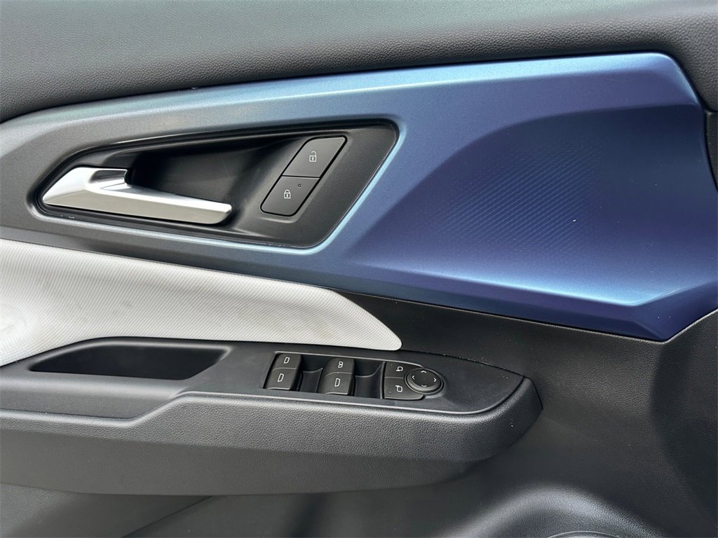 New 2026 Chevrolet Equinox EV LT image 11