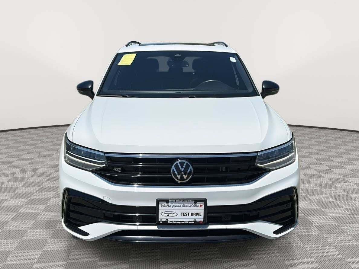 Used 2022 Volkswagen Tiguan SE R-Line AWD/4WD image 2
