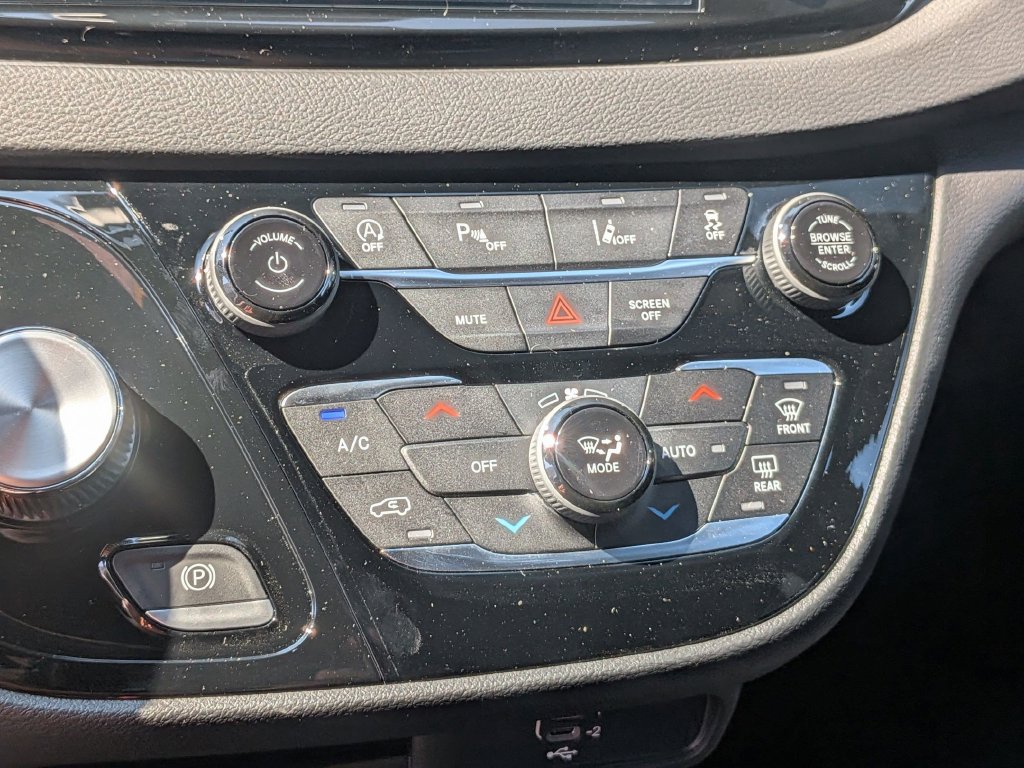 New 2027 Chrysler Pacifica LX FWD image 22
