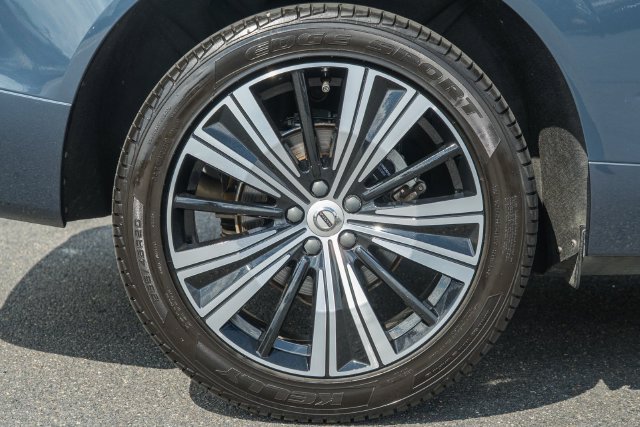 Certified 2023 Volvo XC60 B5 Plus w/ Climate Package AWD/4WD image 19