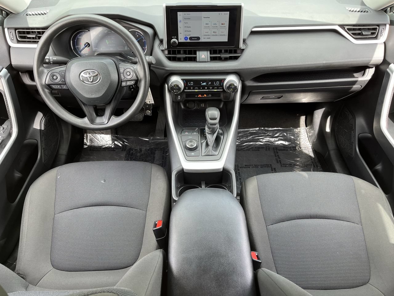Used 2025 Toyota RAV4 LE AWD/4WD image 9