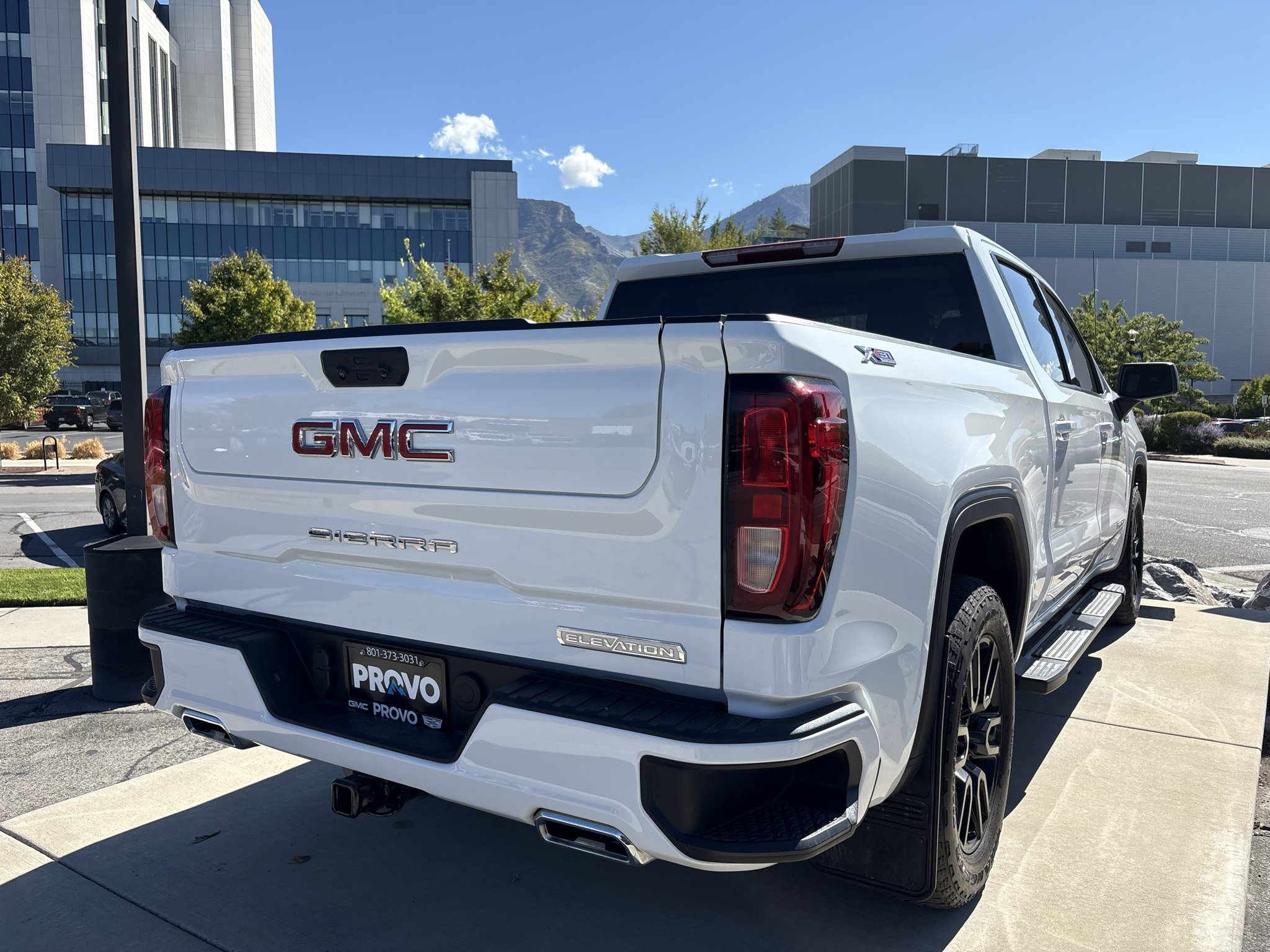 Used 2024 GMC Sierra 1500 Elevation w/ X31 Off-Road Package AWD/4WD image 6