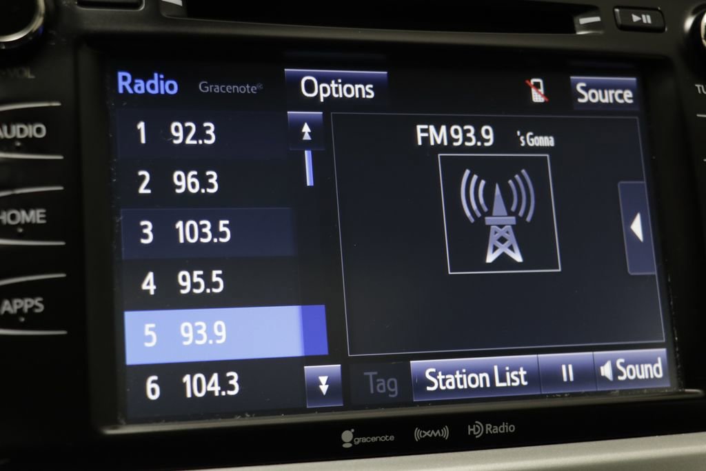 Used 2017 Toyota Highlander SE AWD/4WD image 9