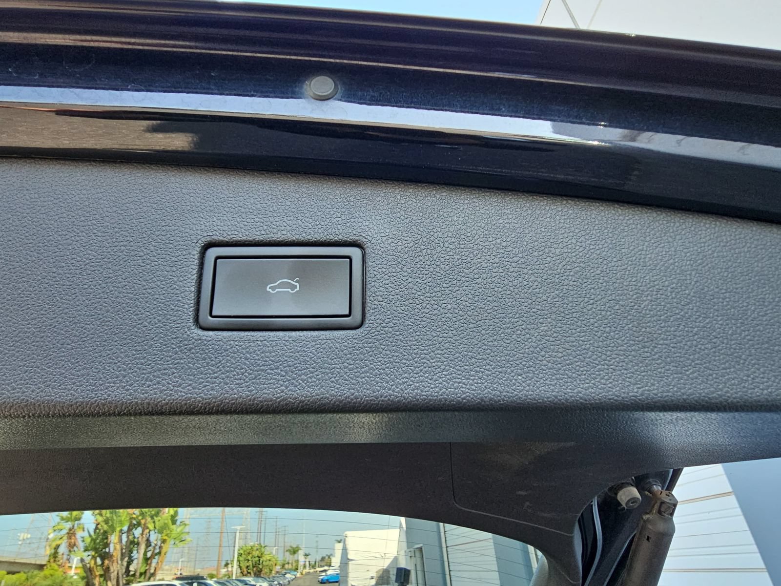 Certified 2024 Volkswagen Tiguan SE FWD image 15
