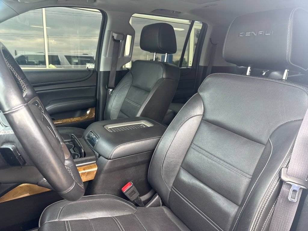 Used 2017 GMC Yukon XL Denali w/ Open Road Package AWD/4WD image 12