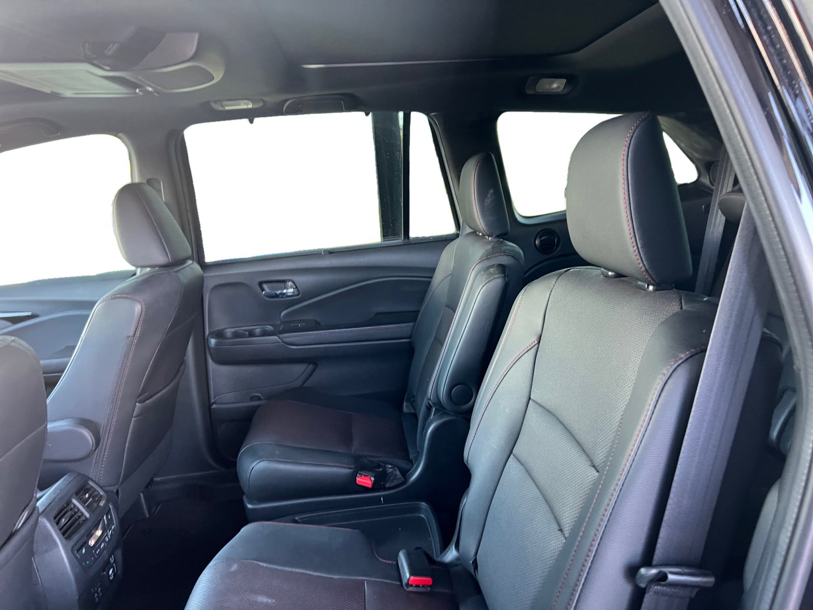 Used 2022 Honda Pilot Black Edition image 9