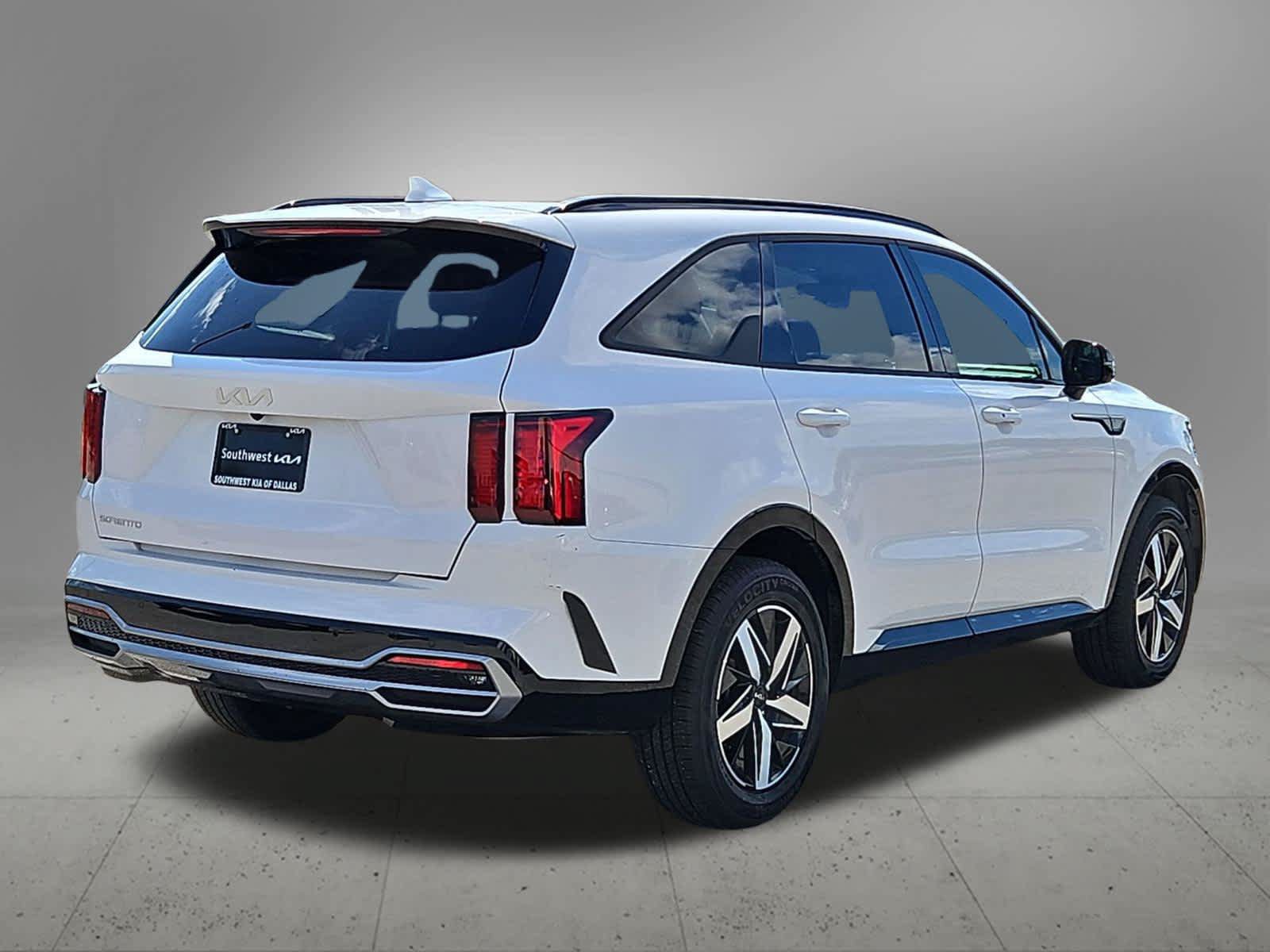 Certified 2023 Kia Sorento S w/ Panoramic Sunroof Package FWD image 6