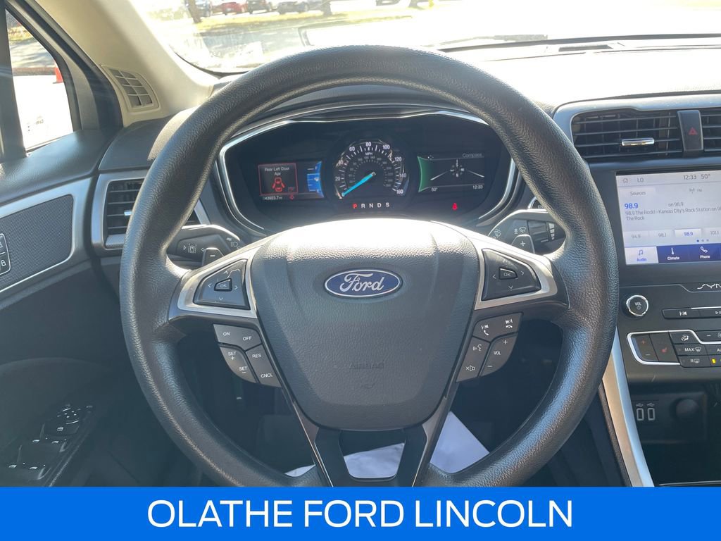 Certified 2020 Ford Fusion SE image 16