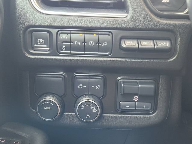 Used 2021 Chevrolet Suburban Premier w/ Premium Package RWD image 25
